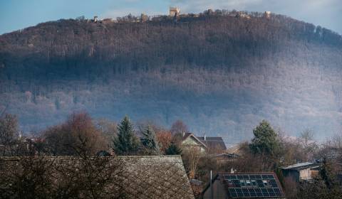 NA PREDAJ 4 IZBOVÝ RD s výhľadom na ŠARIŠKÝ HRAD.  