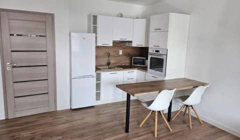 Na prenájom pekný 1 izbový zariadený byt PK 520,- Eur