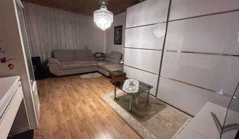 PREDAJ:3-izb.byt+lodžia;70 m2; zariadený;Novozámocká Zvolen; 149.800 €