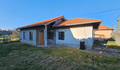 Predáme starý RD v Šali - Veči ulica Dožova - pozemok 540 m2