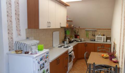 Ponúkame na prenájom 3 izbový byt 81 m2 - centrum Dolný Val Žilina
