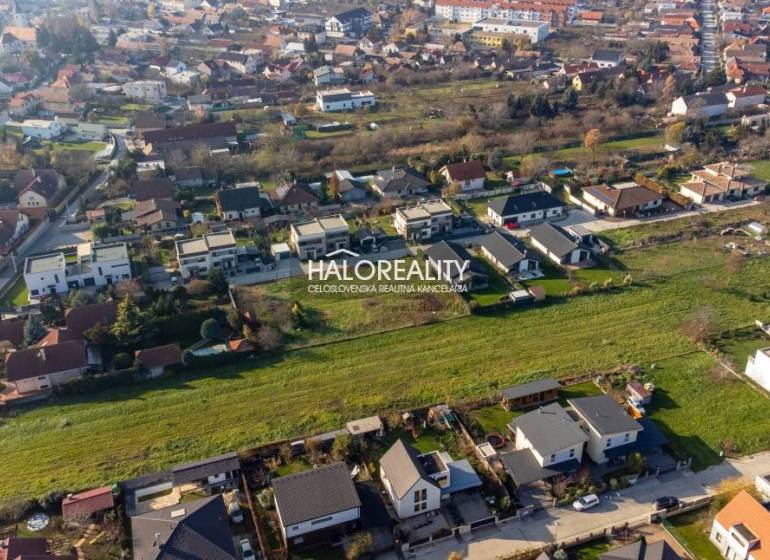 Chorvátsky Grob Pozemky - bývanie predaj reality Senec