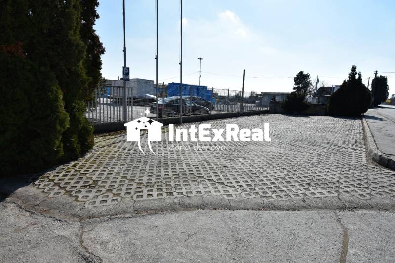 Na prenájom budova na podnikanie, 625 m², Sereď, viac na: https://reality.intexreal.sk/