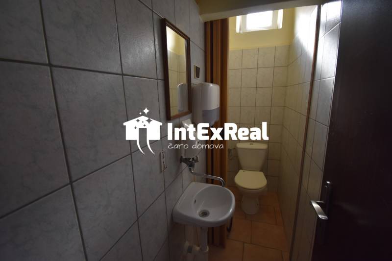 Budova  s pozemkom na predaj, 18 árov, Čierny Brod, viac na: https://reality.intexreal.sk/