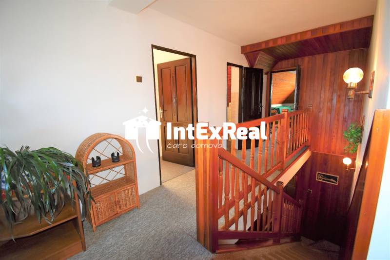 Kvalitný Dom  s galériou, na 33 á pozemku, predaj, Tešedíkovo, viac na: https://reality.intexreal.sk/