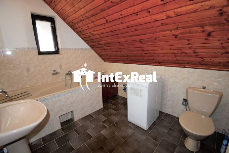 Kvalitný Dom  s galériou, na 33 á pozemku, predaj, Tešedíkovo, viac na: https://reality.intexreal.sk/