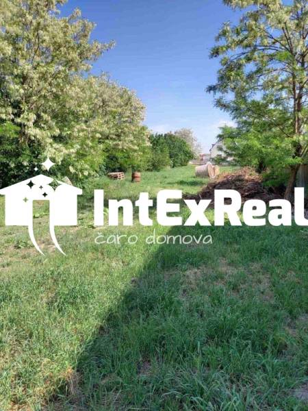 Na predaj pozemok, 15 á,  Čierna Voda. viac na: https://reality.intexreal.sk/