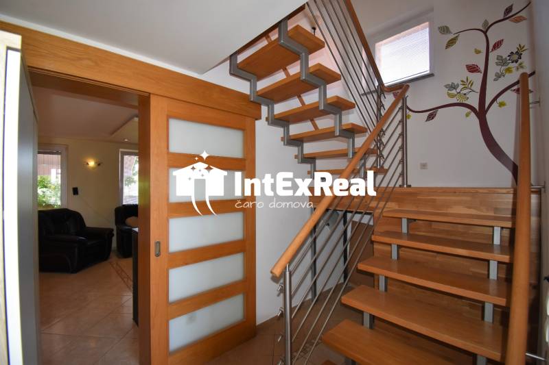 Nevšedný rodinný dom pre náročných pri Galante, predaj, viac na: https://reality.intexreal.sk/