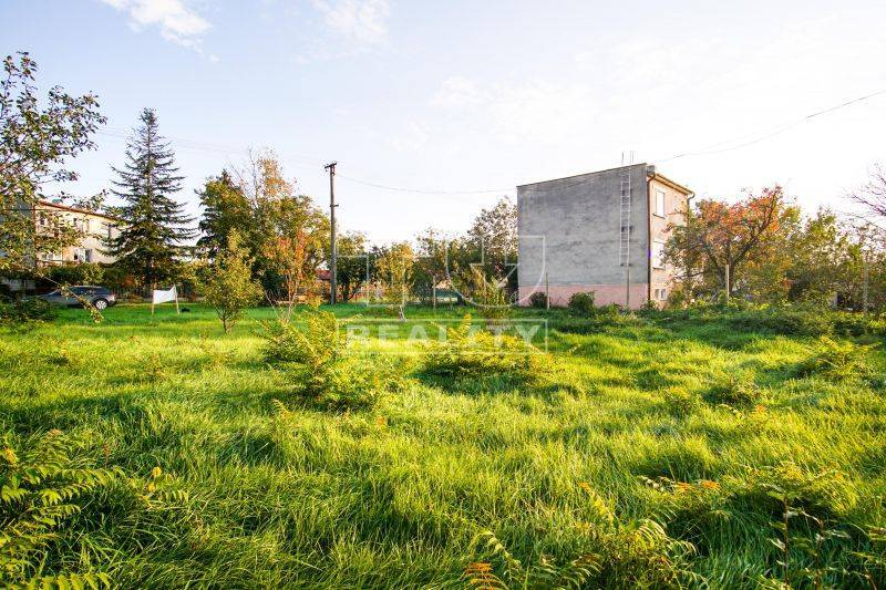 Strekov Pozemky - bývanie predaj reality Nové Zámky