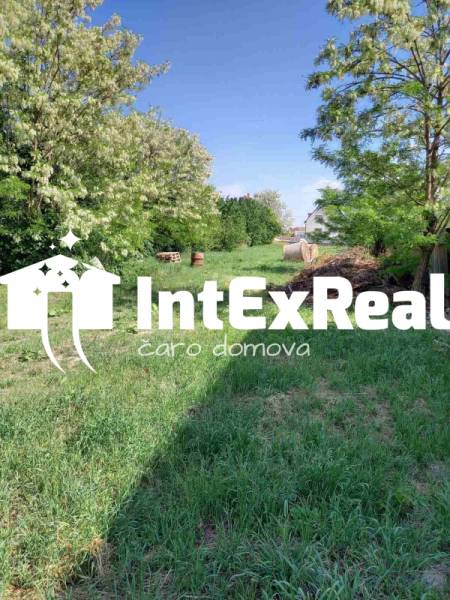 Na predaj pozemok, 15 á,  Čierna Voda. viac na: https://reality.intexreal.sk/