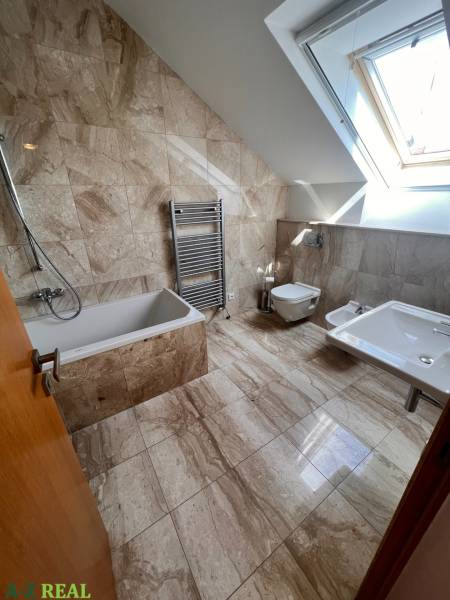 master bathroom2.JPG