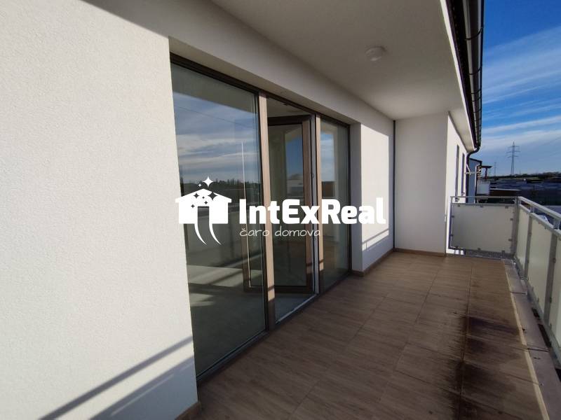 Na predaj 2,5 i. BYT, balkón, vlastné P, 84,43 m², Galanta, viac na: https://reality.intexreal.sk/