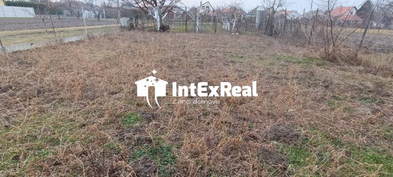 Pozemok s vidiecym domom, predaj, Dolné Saliby, viac na: https://reality.intexreal.sk/