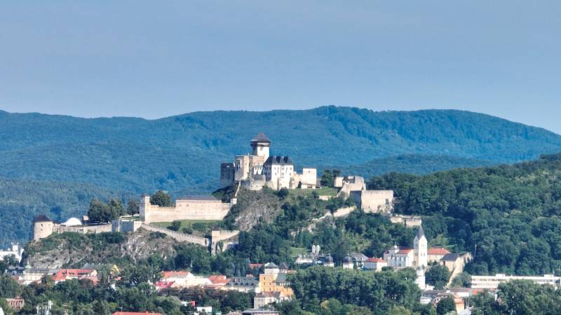 Trenčiansky hrad august 2023.jpg