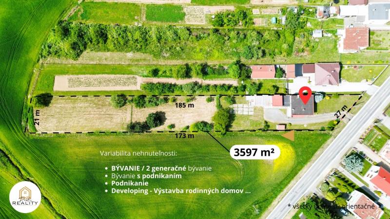 Rodinný dom 180m² s pozemkami 3597m² a tromi garážami v obci Sedliská (17).jpg