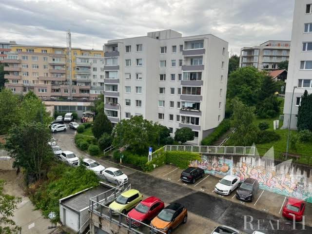 Na predaj 3 izb.byt + loggia, Bratislava - Staré Mesto, Bartókova ul.