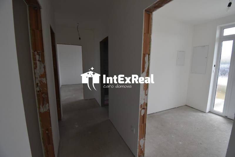 Už dokončený dom v holo, predaj aj na kľúč, Galanta, viac na: https://reality.intexreal.sk/