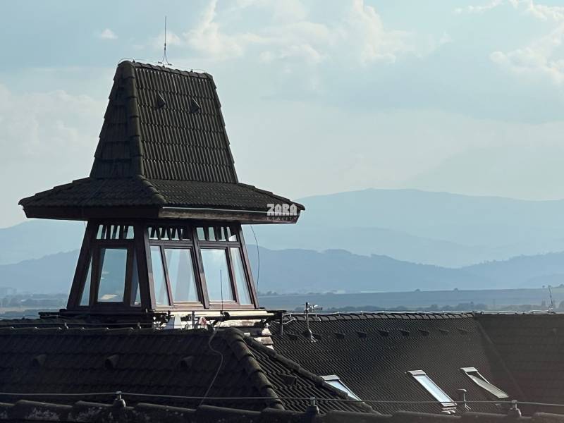 panoramatická výhliadková veža na streche apartmánového domu