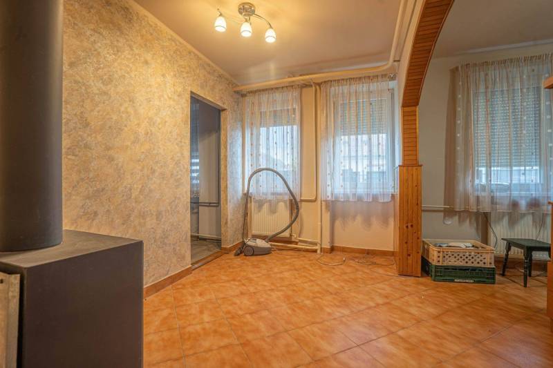 ALL INCLUSIVE I NA PREDAJ 5 IZBOVÝ RODINNÝ DOM, ÚP: 200 M2, PP: 798 M2 I 7 KM OD DS - LÚČ NA OSTROVE - BLÍZKO R7