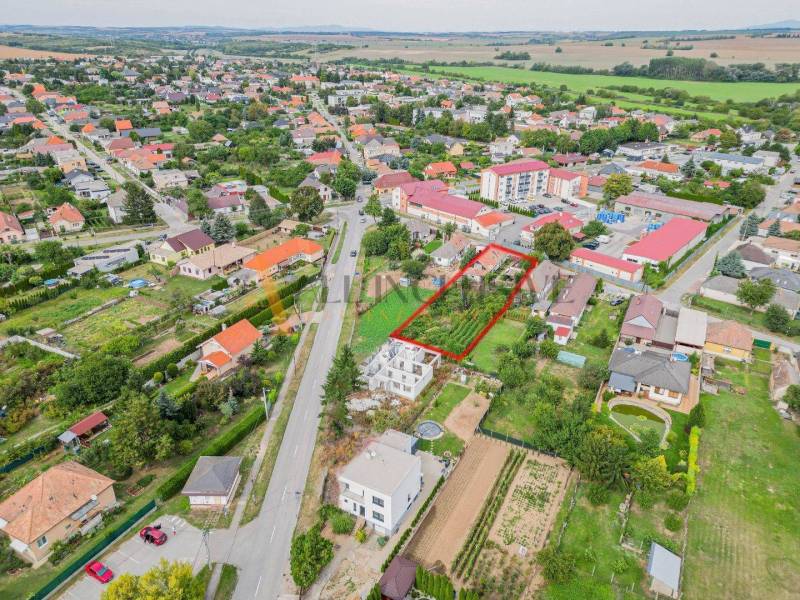 ALL INCLUSIVE | EXKLUZÍVNE NA PREDAJ POZEMOK ( 1314 M2) NA KTOROM JE POSTAVENÝ STARŠÍ DOM, PATA