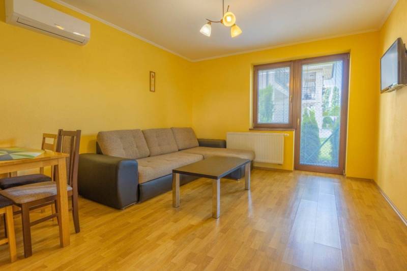 NA PREDAJ: APARTMÁNOVÝ DOM, VEĽKÝ MEDER