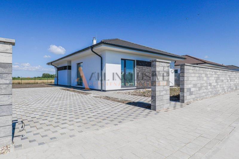 ALL INCLUSIVE |* POSLEDNÝ RODINNÝ DOM IBA 209.900 EUR * | NA PREDAJ 4 IZBOVÉ RODINNÉ DOMY, 5 MIN OD DUNAJSKEJ STREDY