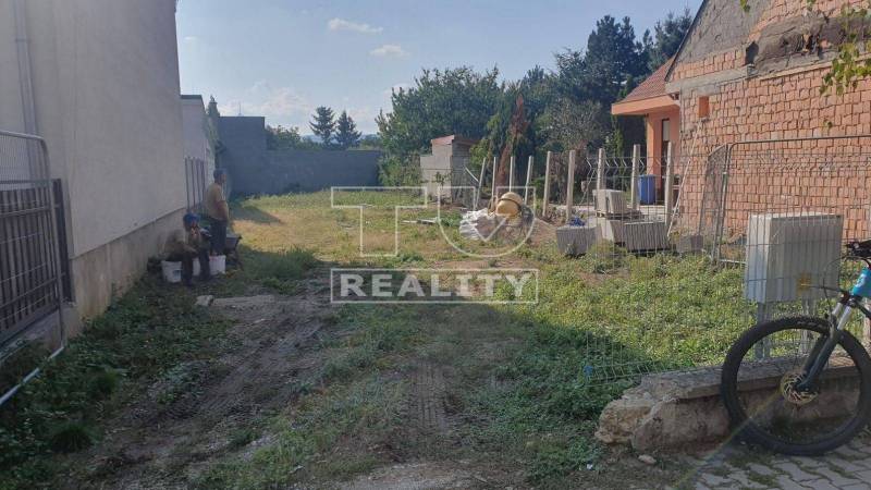 Pezinok Pozemky - bývanie predaj reality Pezinok