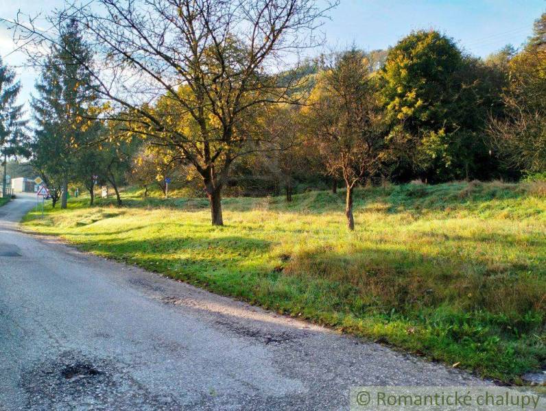 Trenčianska Teplá Pozemky - bývanie predaj reality Trenčín