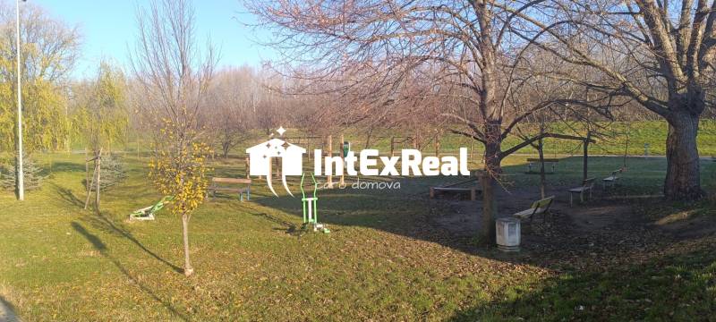 Zrekonštruovaný  3i byt,  predaj, Šaľa centrum, viac na: https://reality.intexreal.sk/