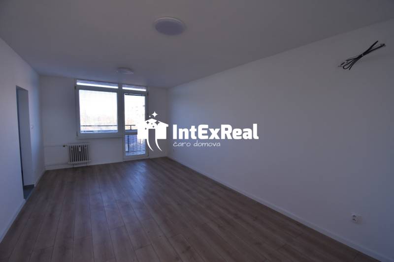 Zrekonštruovaný  3i byt,  predaj, Šaľa centrum, viac na: https://reality.intexreal.sk/