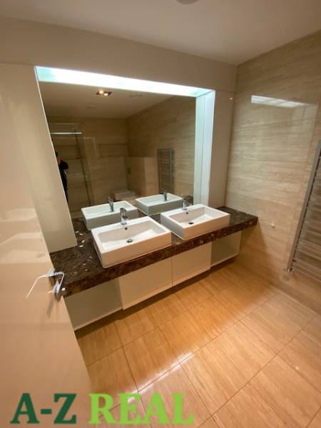 16 Bathroom bedroom main 3.jpg